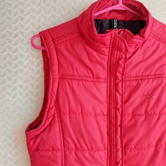 Sleeveless red puffer jacket - Picture 10 of 14
